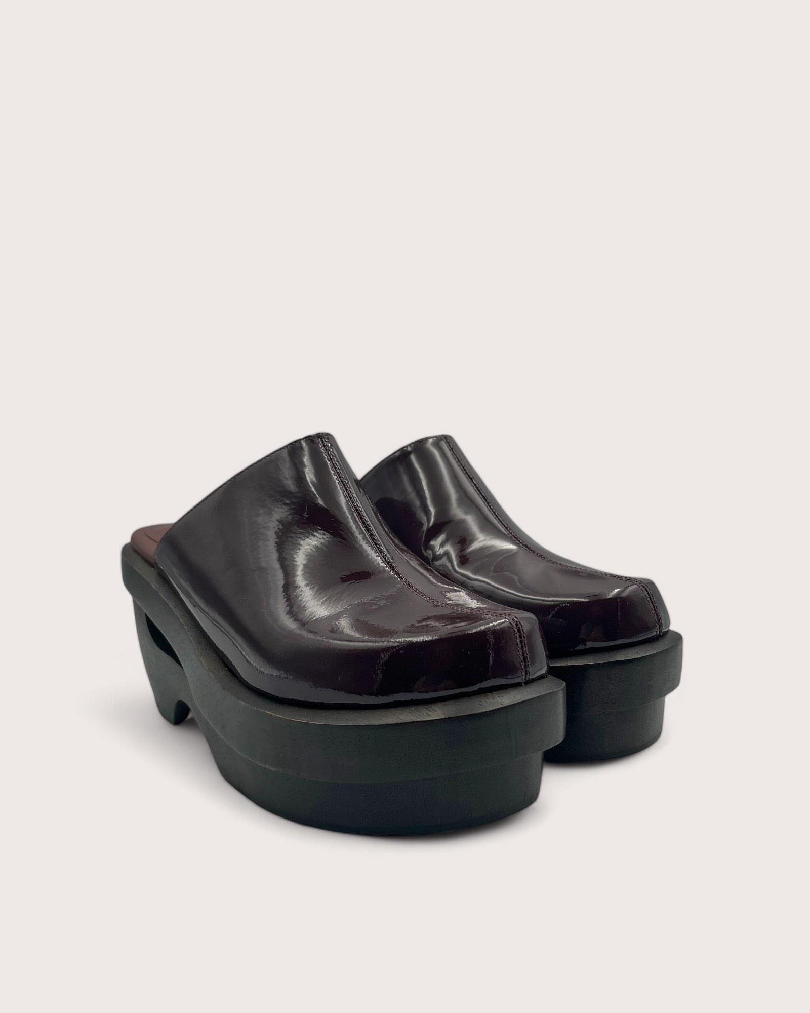 535A Bond Carter Leather and Wood Clog Shoes in Deep Cocoa Three Quarter View